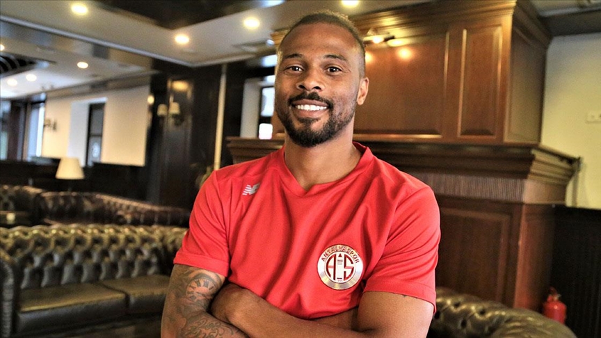 Antalyaspor, Fredy Ribeiro'nun sözleşmesini uzattı