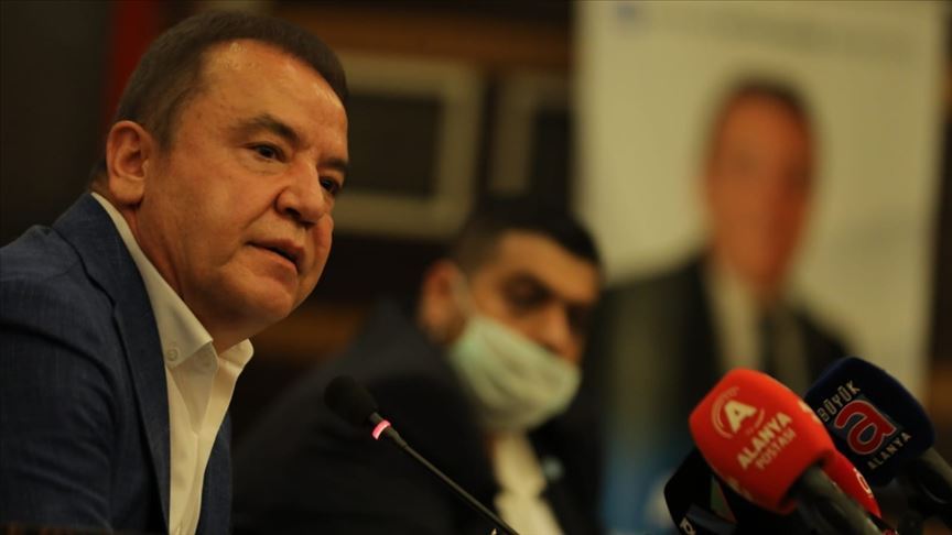 Muhittin Böcek ağabeyini koronadan kaybetti