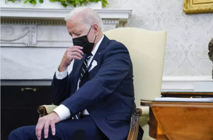 Joe Biden toplantıda uyuyakaldı