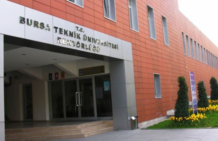 Rektör, eşinin yolluk ücretini üniversiteye karşılattı