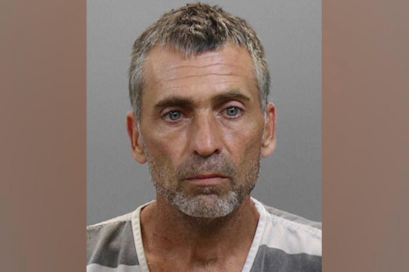 Köpek dışkısı hayatını kurtardı