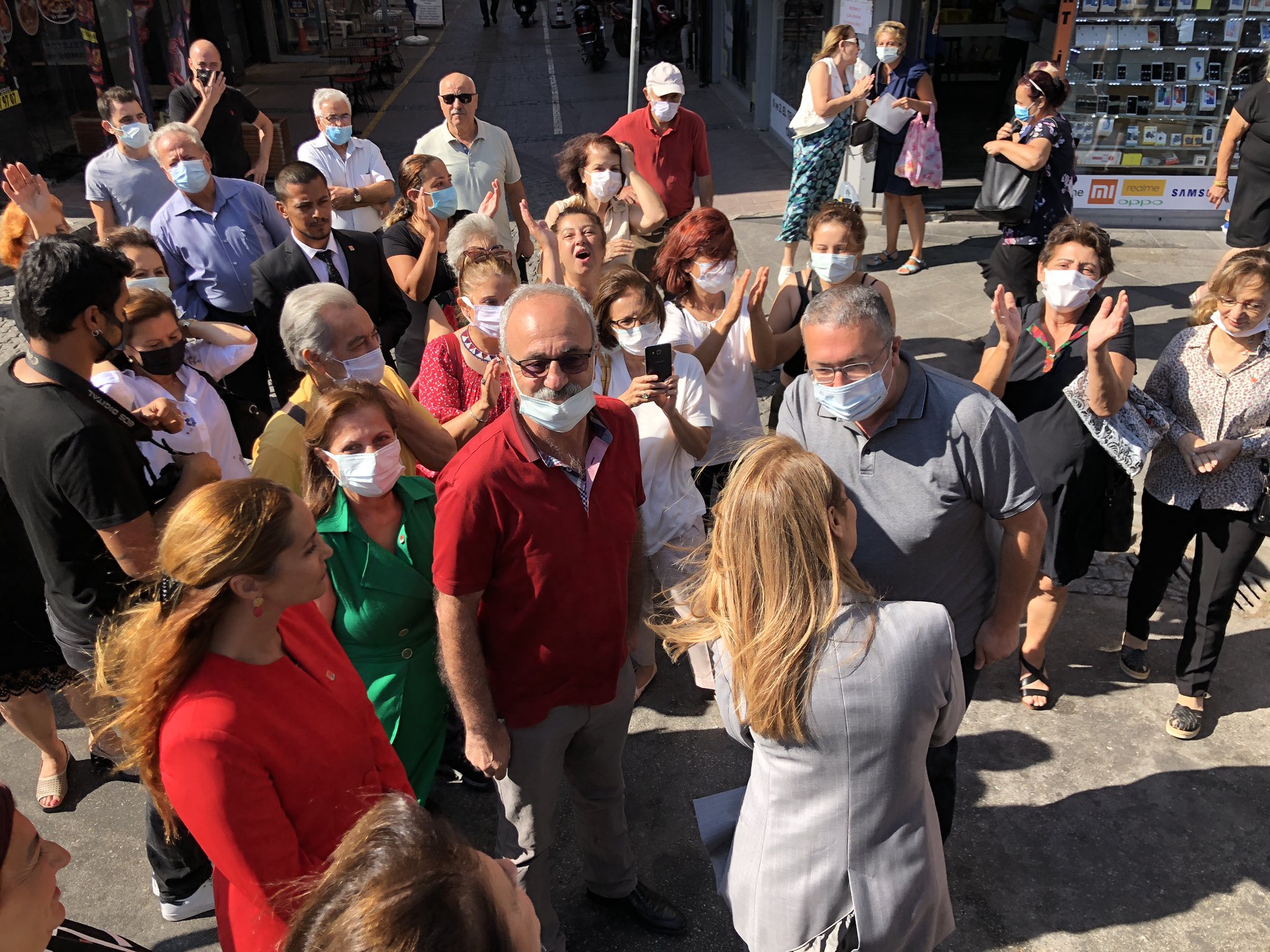 Çanakkale'de CHP Kadın Kolları'na saldırı