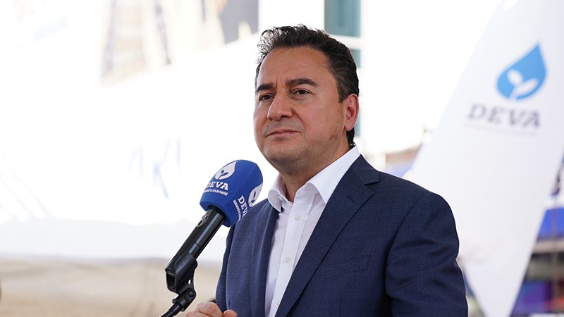 Babacan: Malum arkadaşlar Yüce Divan'a gitmemek için sağı solu tehdit ettiler