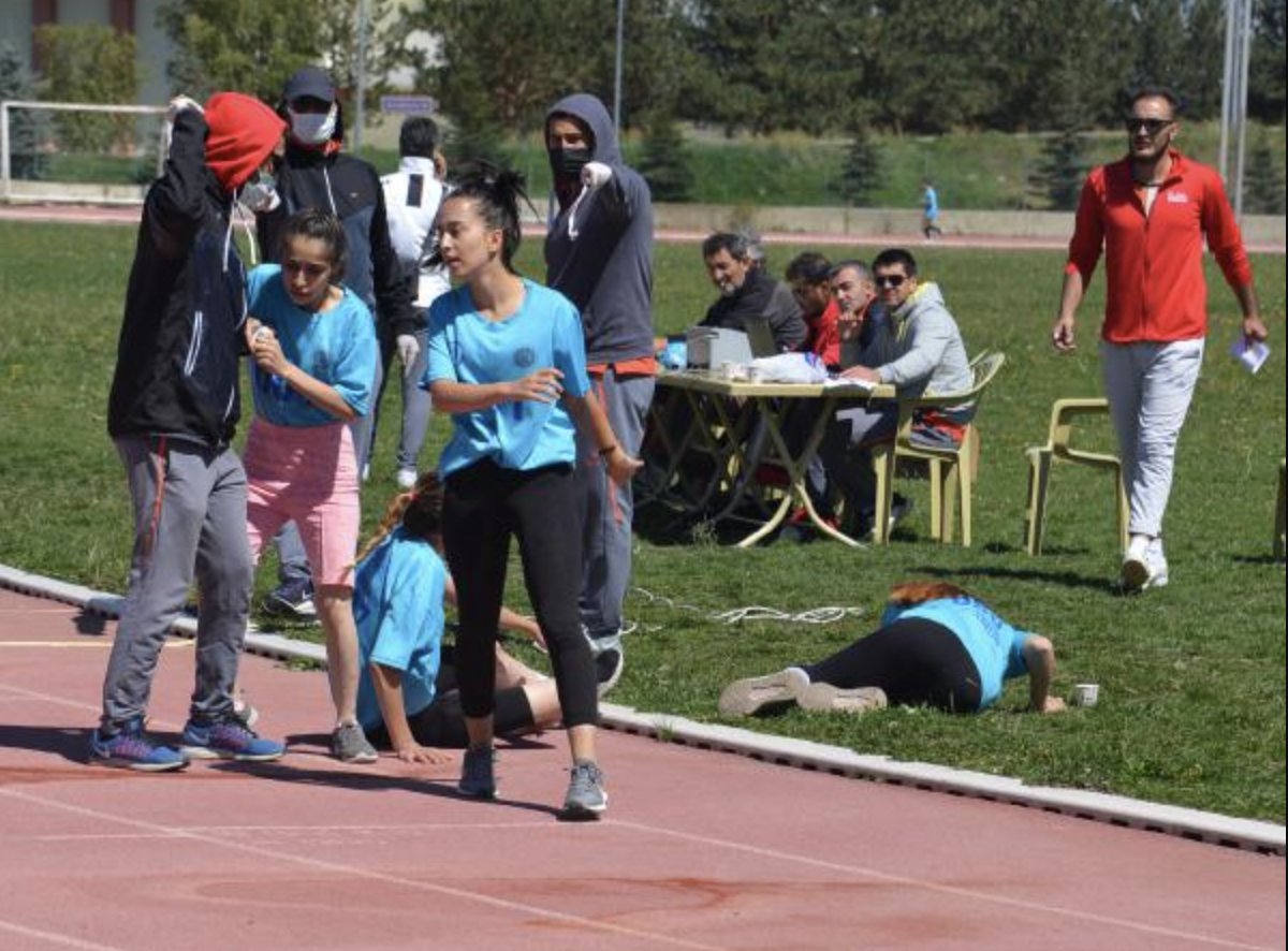 Spor Bilimleri Fakültesi'nde bayıltan sınav