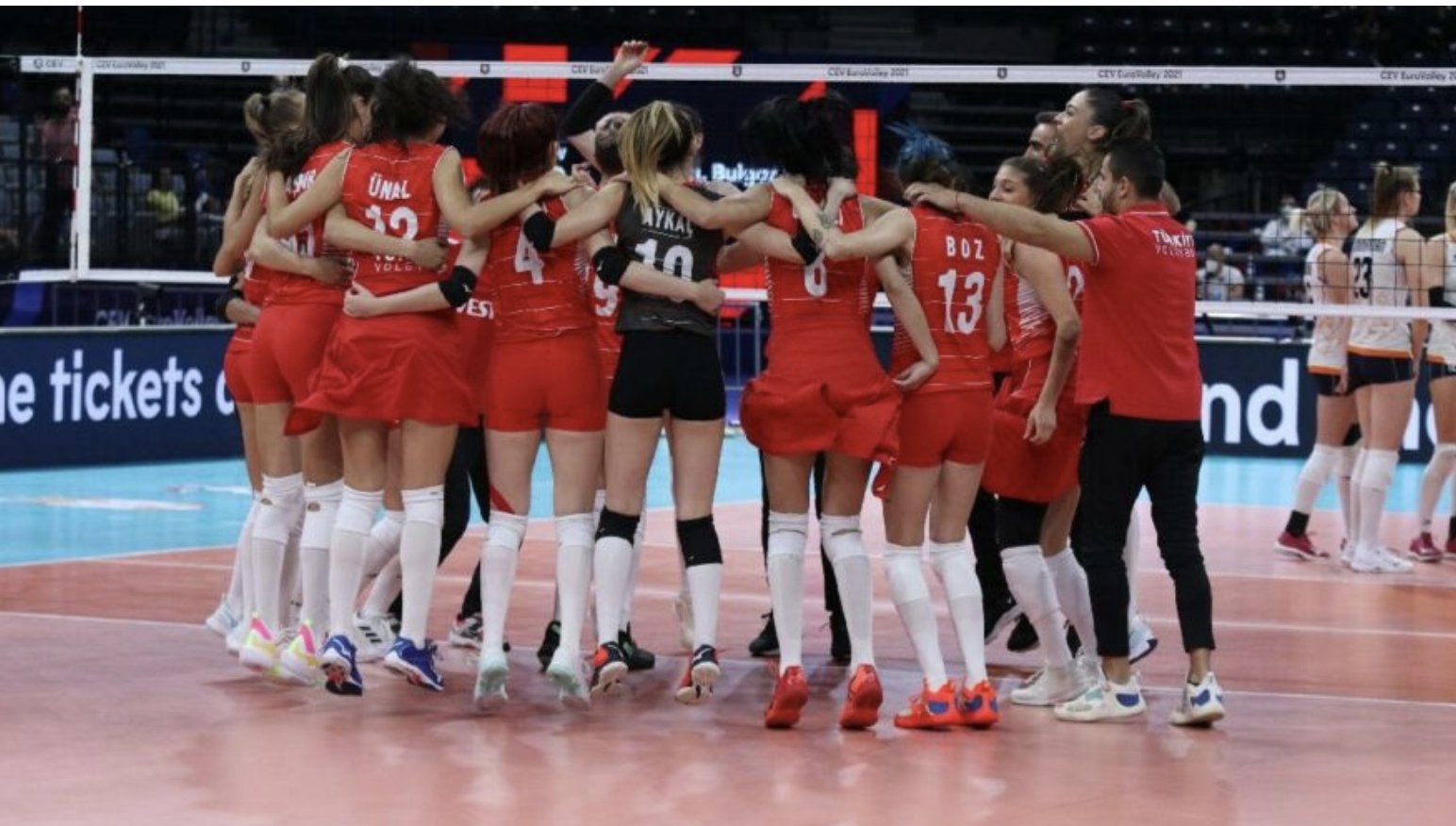 Emine Erdoğan'dan Filenin Sultanları'na tebrik