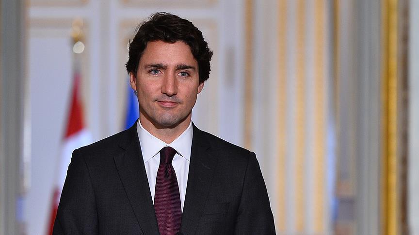 Kanada Başbakanı Trudeau’ya seçim kampanyasında taş atıldı