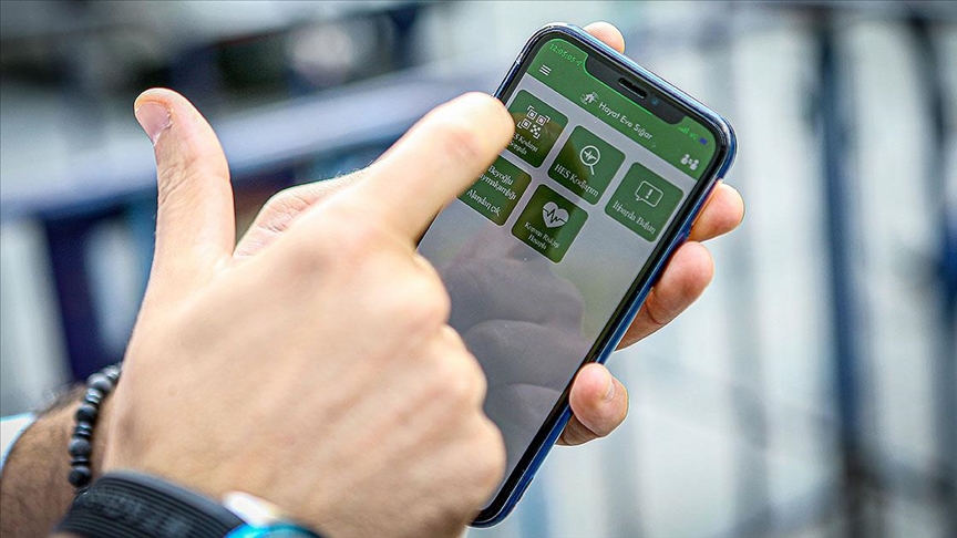 Sahte aşı kartı düzenleyen 3 hemşire tutuklandı