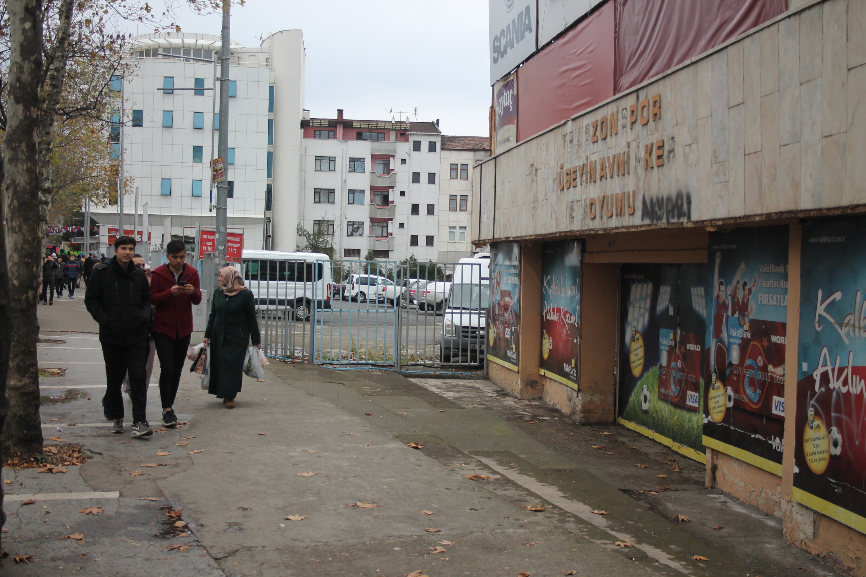 Trabzonspor'un eski stadı Avni Aker'de yıkım çalışmaları başladı