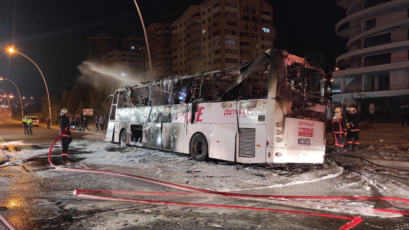 Ankara'da yolcu otobüsü yandı: 1 ölü, 20 yaralı