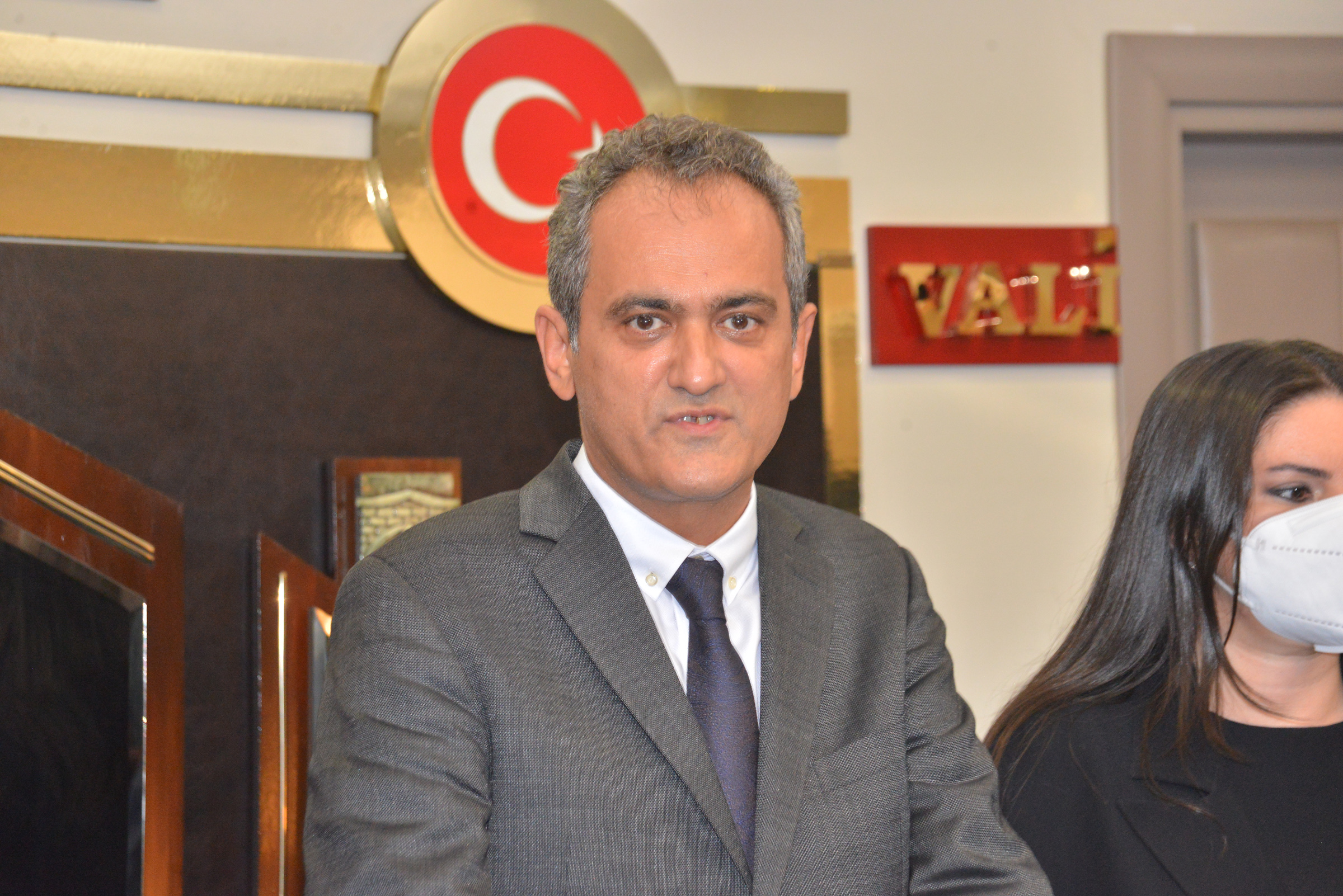 Bakan Özer, bir haftalık yüz yüze eğitim sürecini değerlendirdi