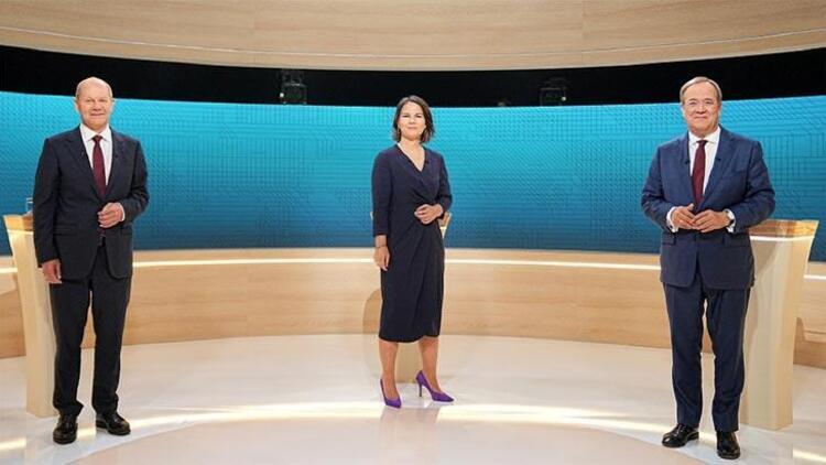 Almanya'da başbakan adayları canlı yayında karşı karşıya geldi