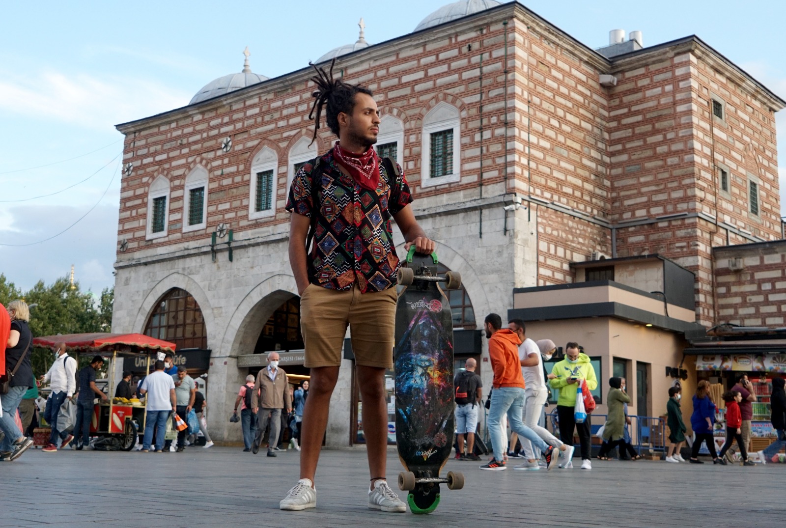 Faslı gezgin kaykayıyla Türkiye'yi gezecek