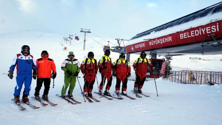 Erciyes'te kayak sezonu erken açıldı