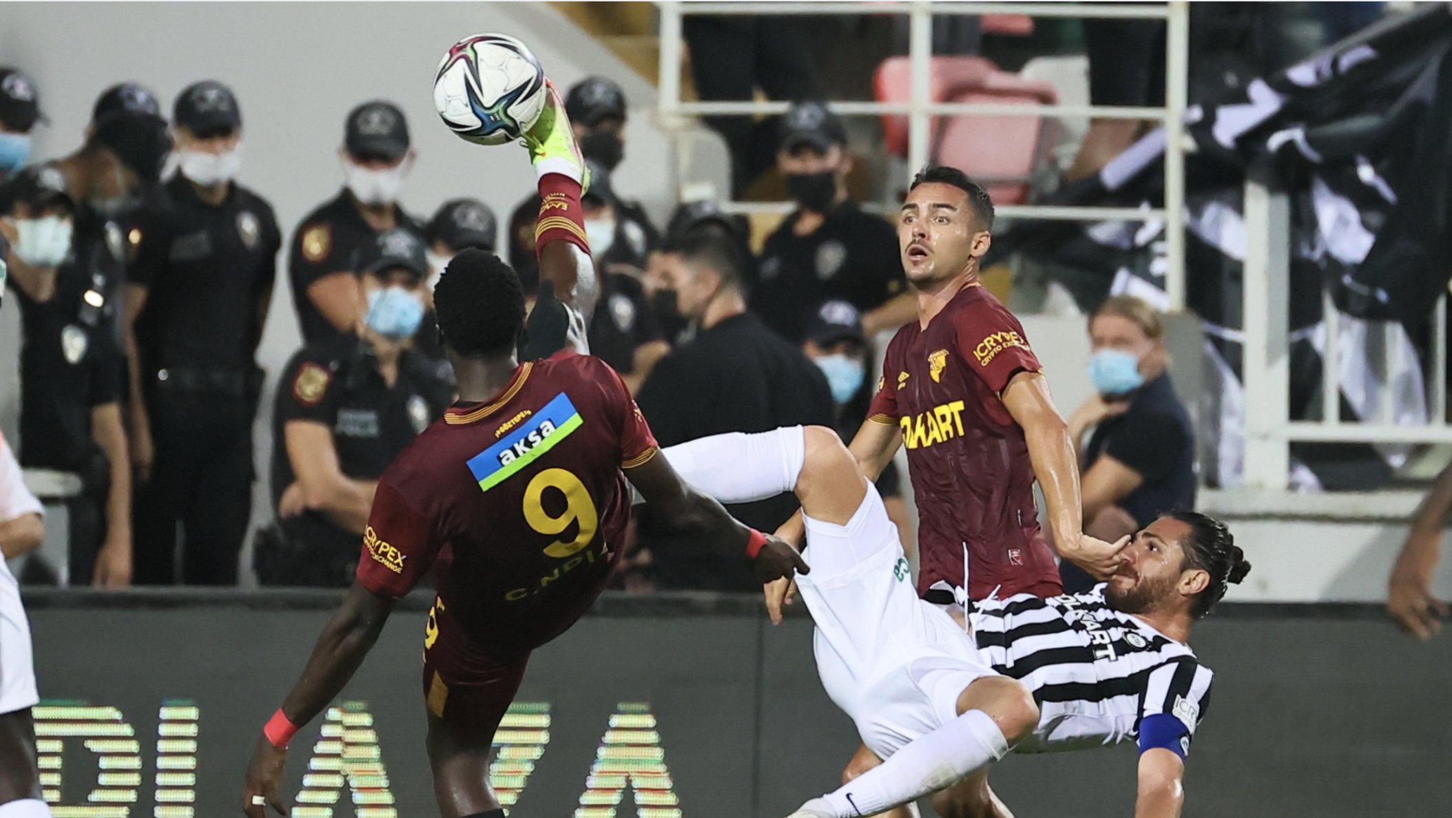 18 yıl sonraki İzmir derbisinde kazanan Altay!