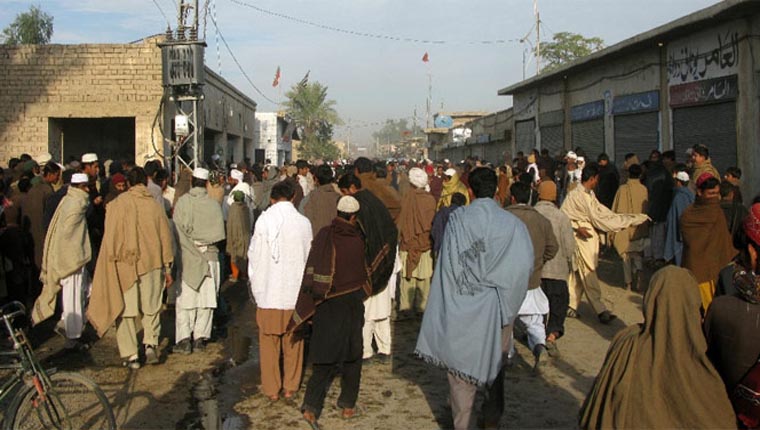 Pakistan’da camiye silahlı saldırı