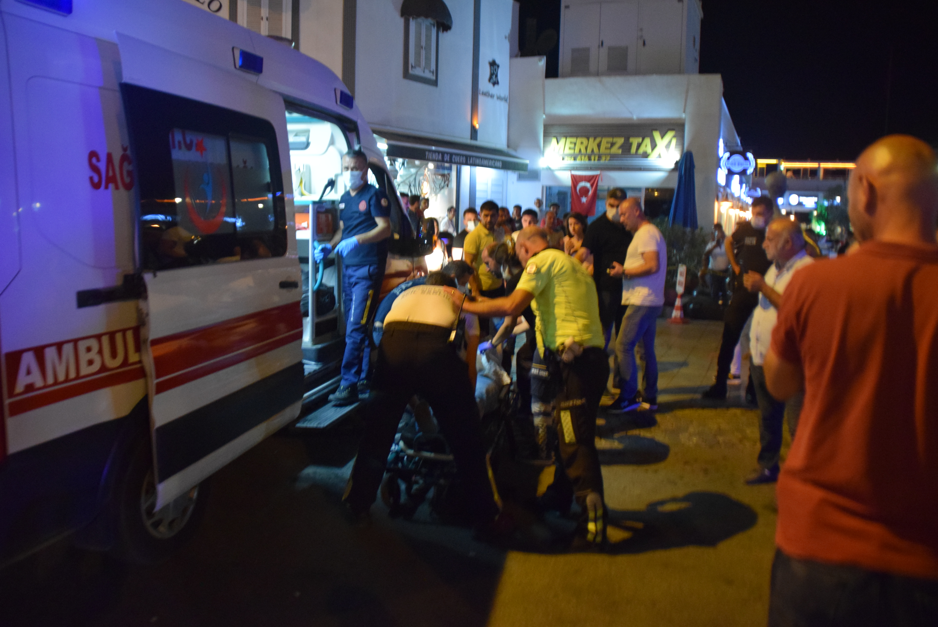 Kuşadası'nda silahlı kavga: 5 yaralı