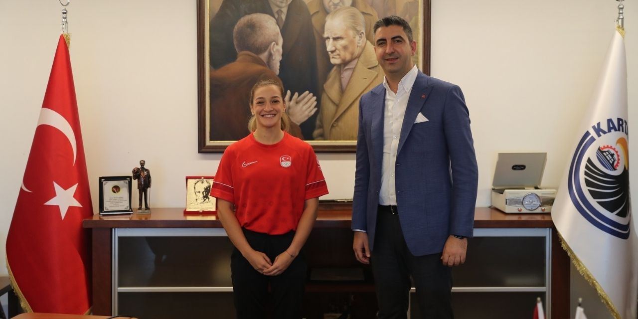 Olimpiyatlarda madalya kazanan Buse Naz Çakıroğlu'ndan Başkan Gökhan Yüksel'e ziyaret