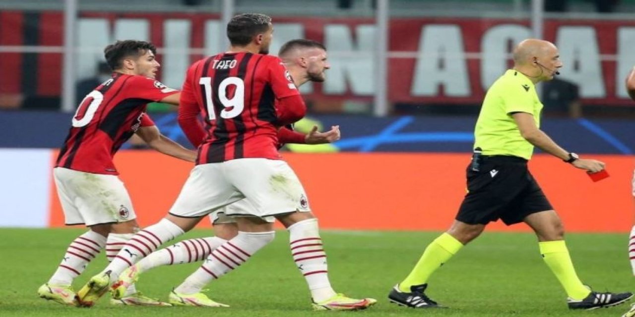 İtalyanlar penaltı için Türk hakeme öfkeli
