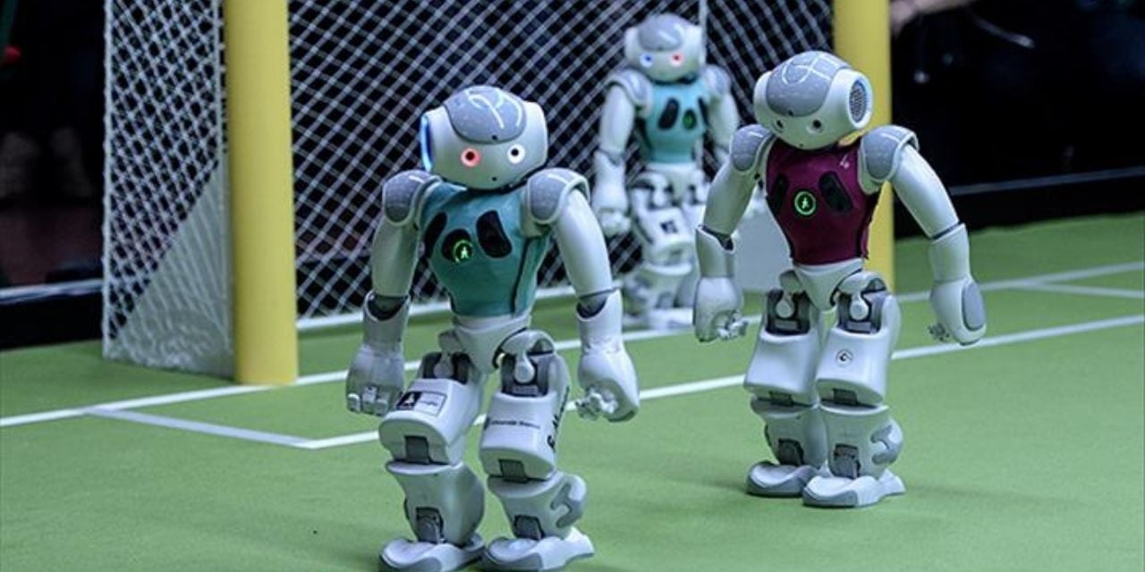 'Robot futbol takımı Dünya Kupası şampiyonunu yenebilir'