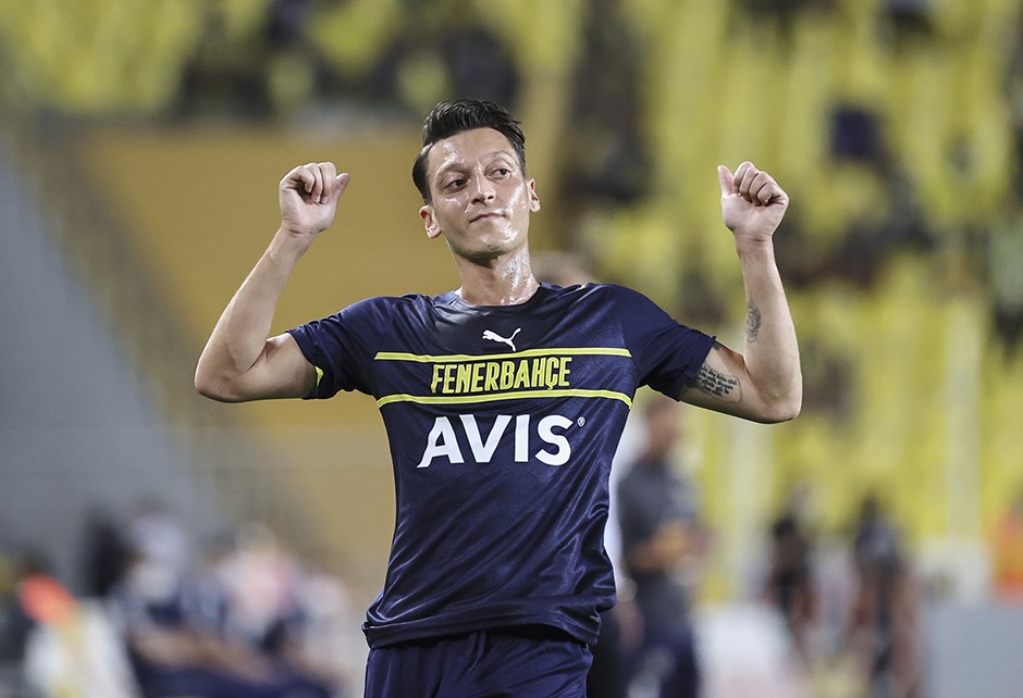 Kasımpaşa maçı öncesi Fenerbahçe'ye Özil şoku!