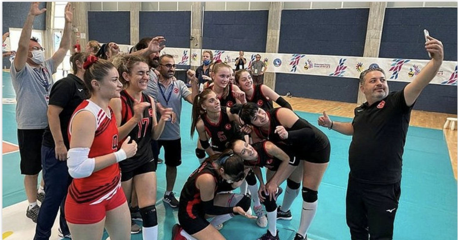 İşitme Engelliler Kadın Voleybol Milli Takımı dünya şampiyonu oldu