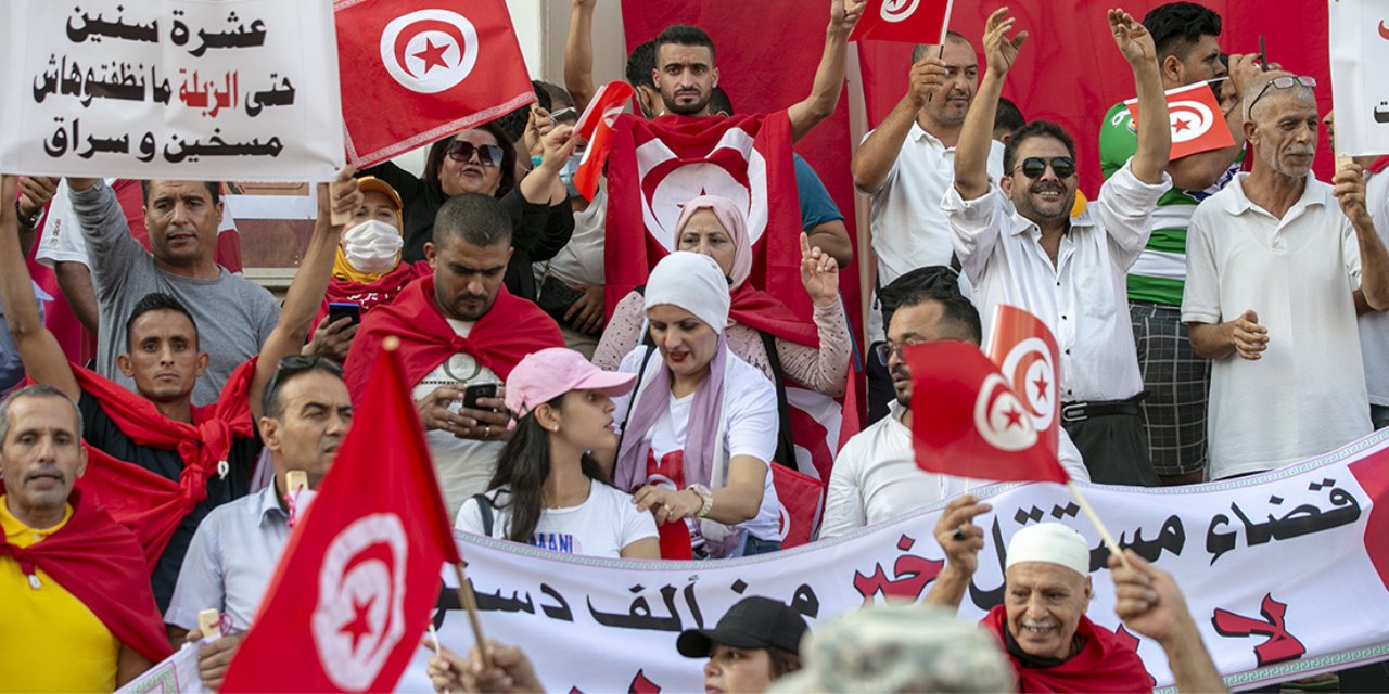 Tunus’ta Cumhurbaşkanına destek gösterisi: 'Halk yolsuzluk sistemini çökertiyor'
