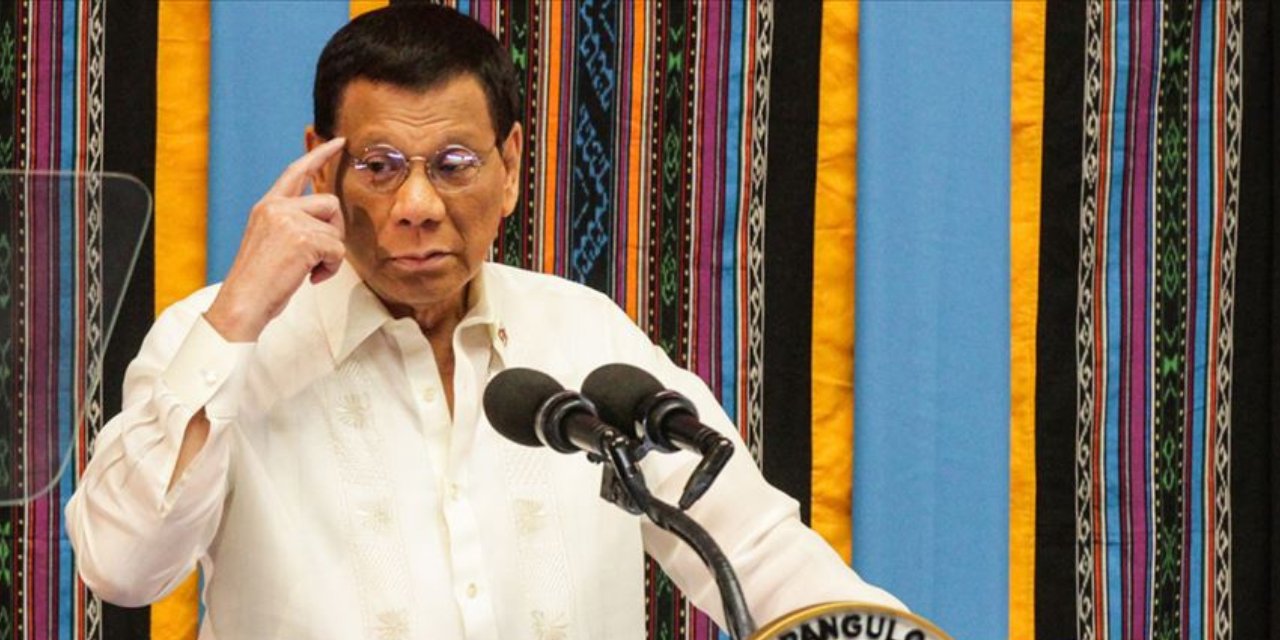 'Hitler gibi katlederim' diyen Duterte'den emeklilikte savunma hazırlığı