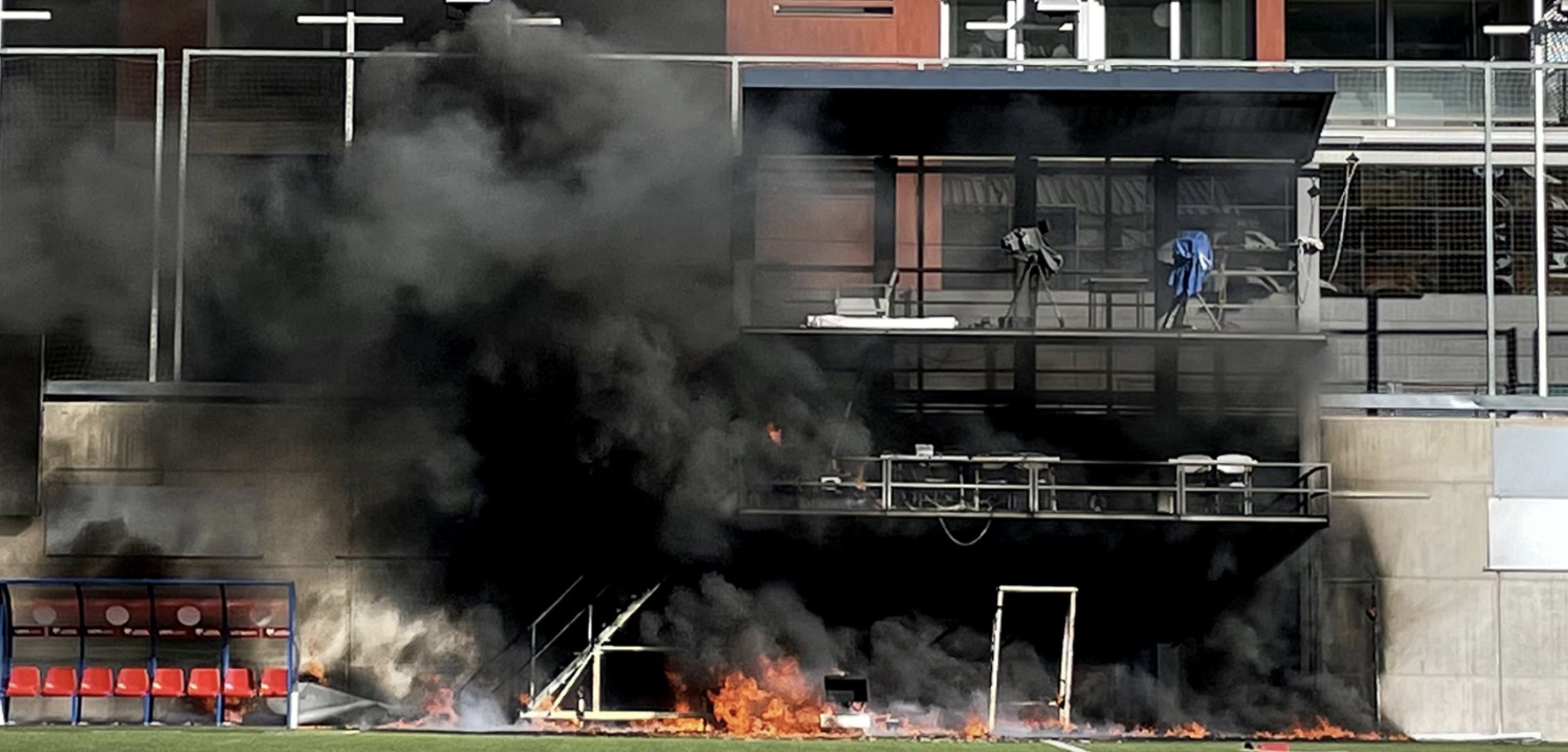 Dünya Kupası Eleme maçı öncesi statta yangın!