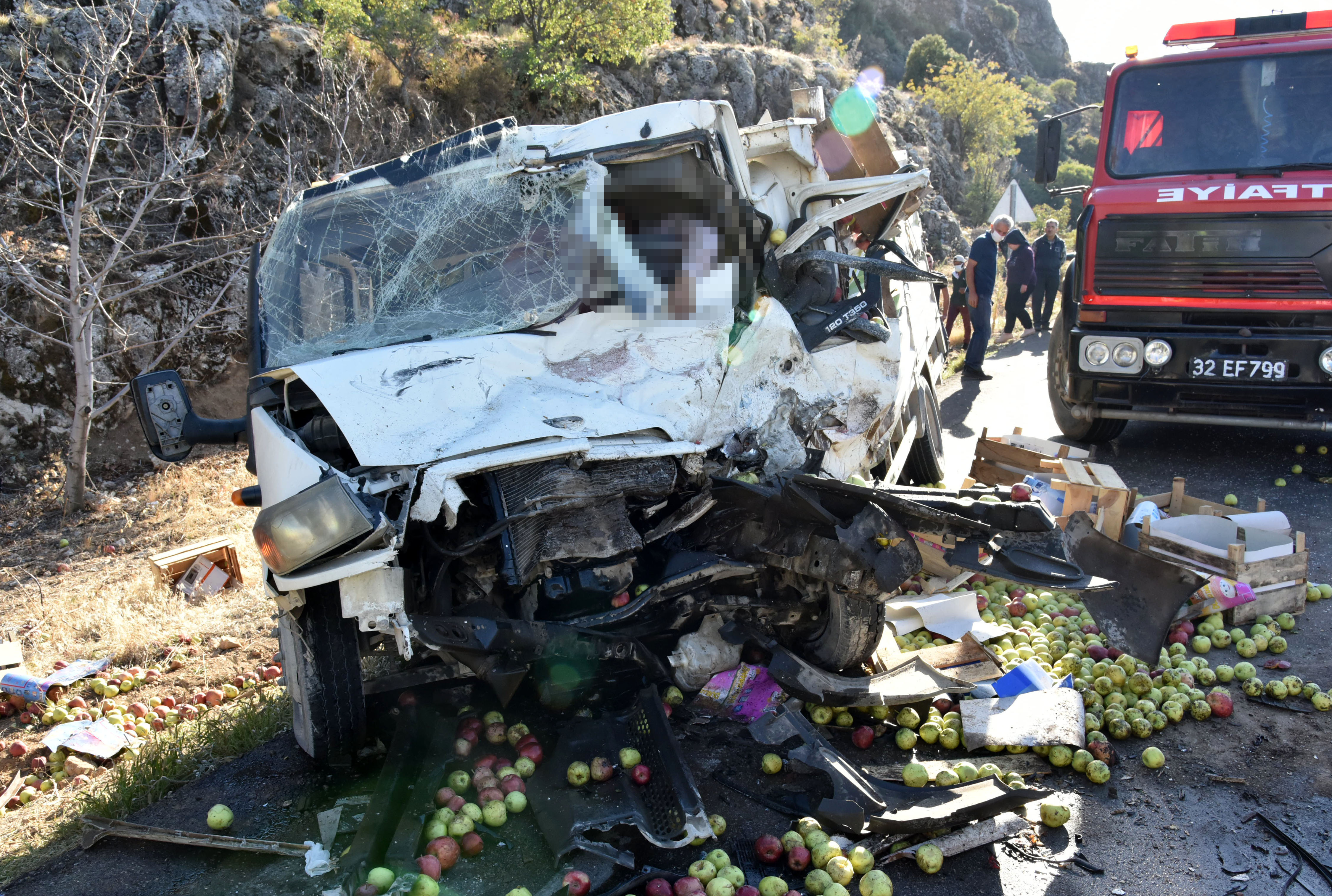 Isparta'da korkunç kaza! 1 ölü, 5 yaralı