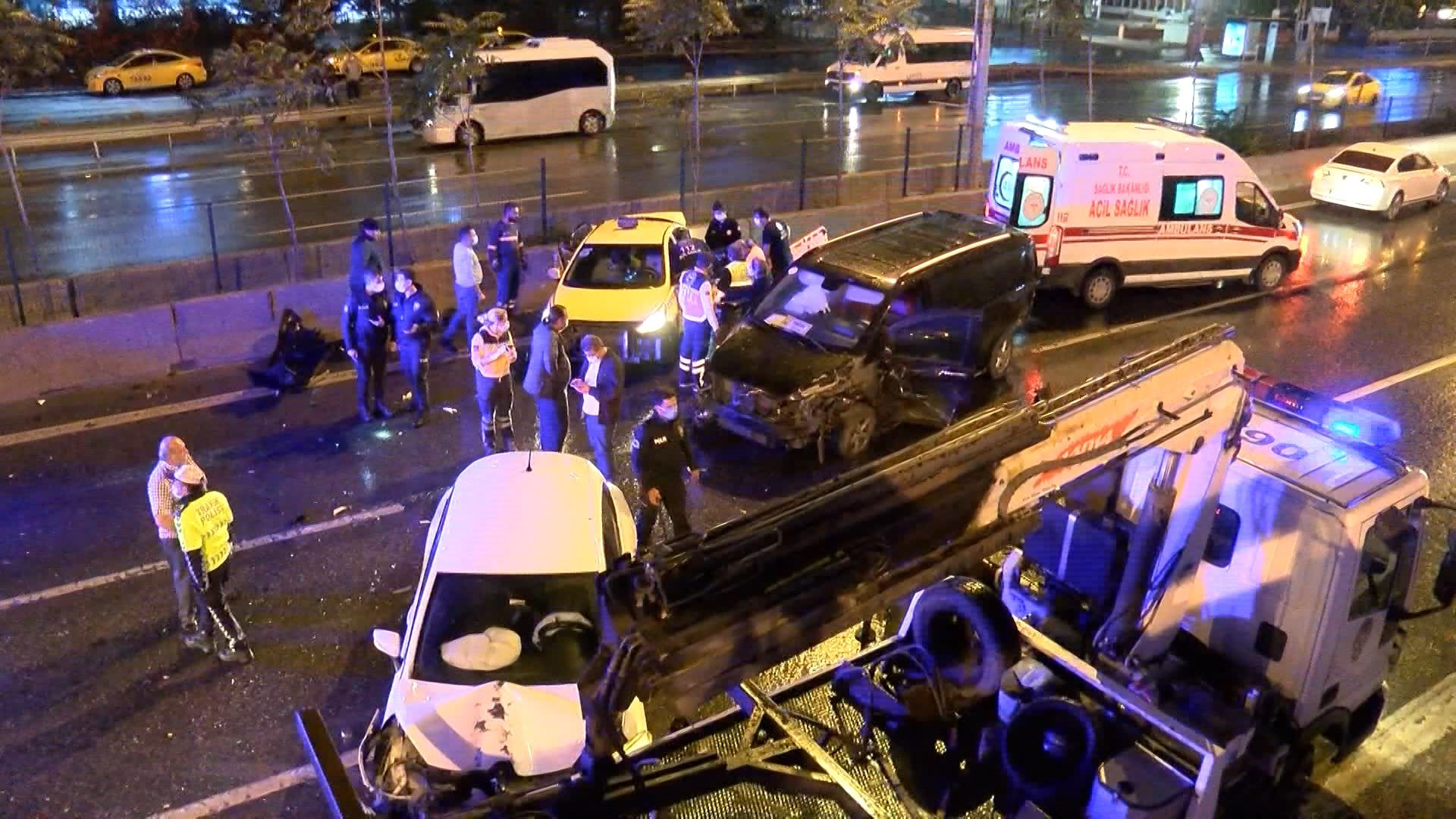 Kadıköy'de zincirleme kaza: 4 yaralı