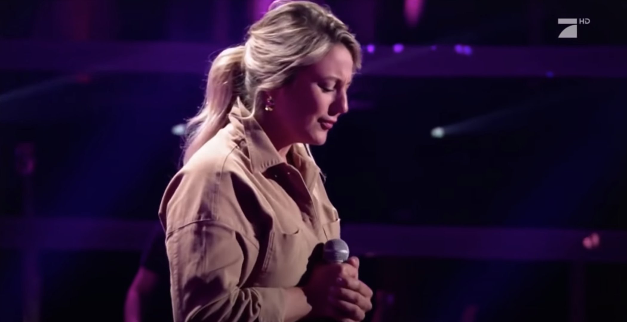 Türk yarışmacı Zeynep Avcı 'Voice of Germany'ye damga vurdu