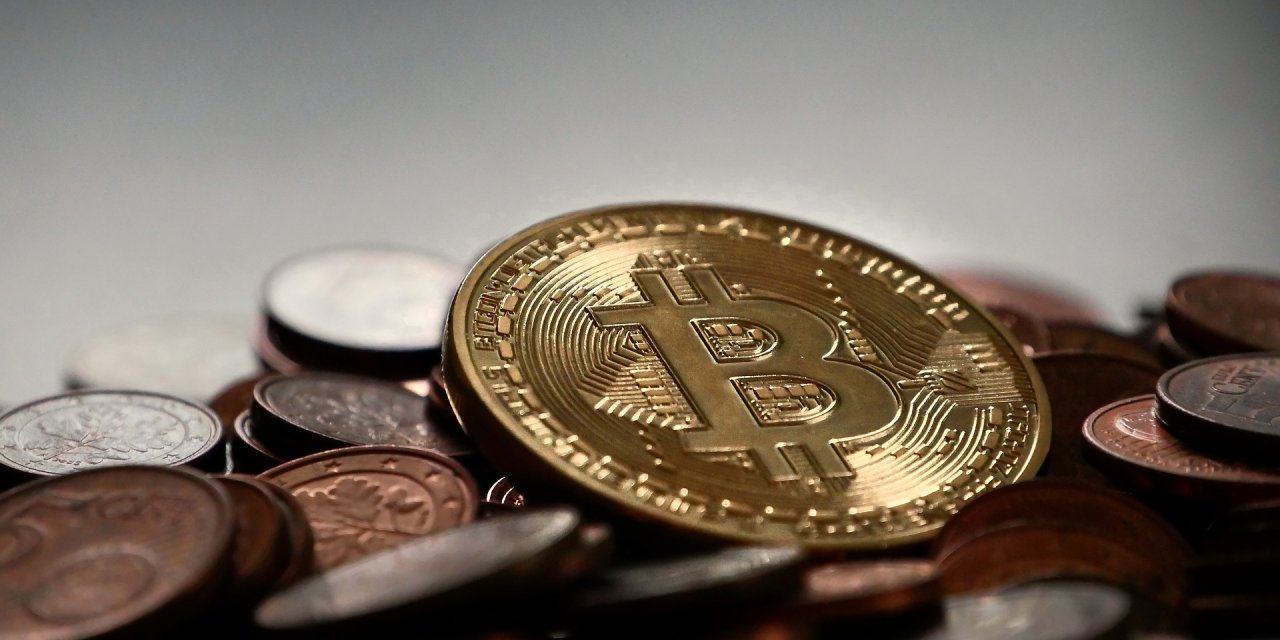 Altının düştüğü son bir ayda Bitcoin yüzde 23 arttı