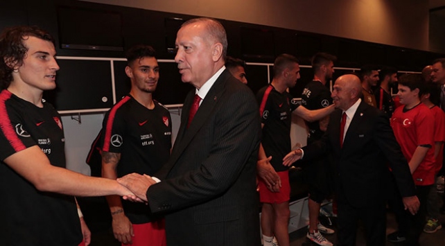 Kuntz'tan büyük karar: Soyunma odası yasak