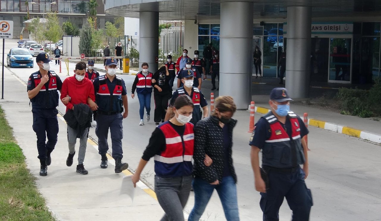 İzmir'de uyuşturucu ticareti operasyonu: Doktorlar ve eczacılar gözaltında