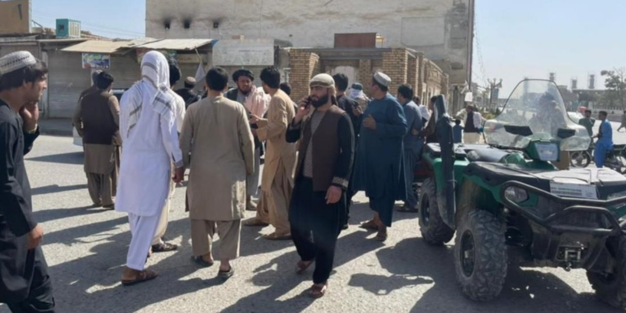 Afganistan'da Şiilere ait bir camide bombalı saldırı