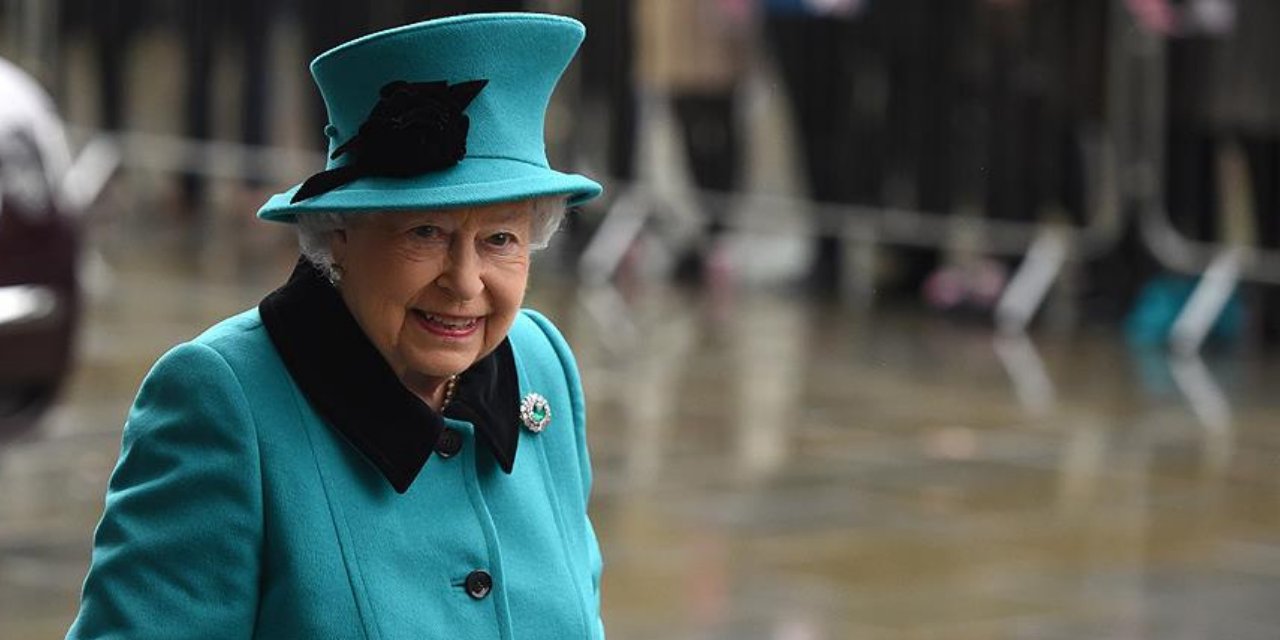 Kraliçe Elizabeth 'Yılın yaşlısı' ödülünü reddetti
