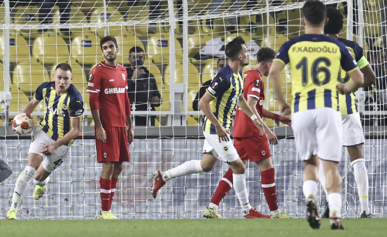Antwerp ile 2-2 berabere kalan Fenerbahçe gruptan nasıl çıkar?