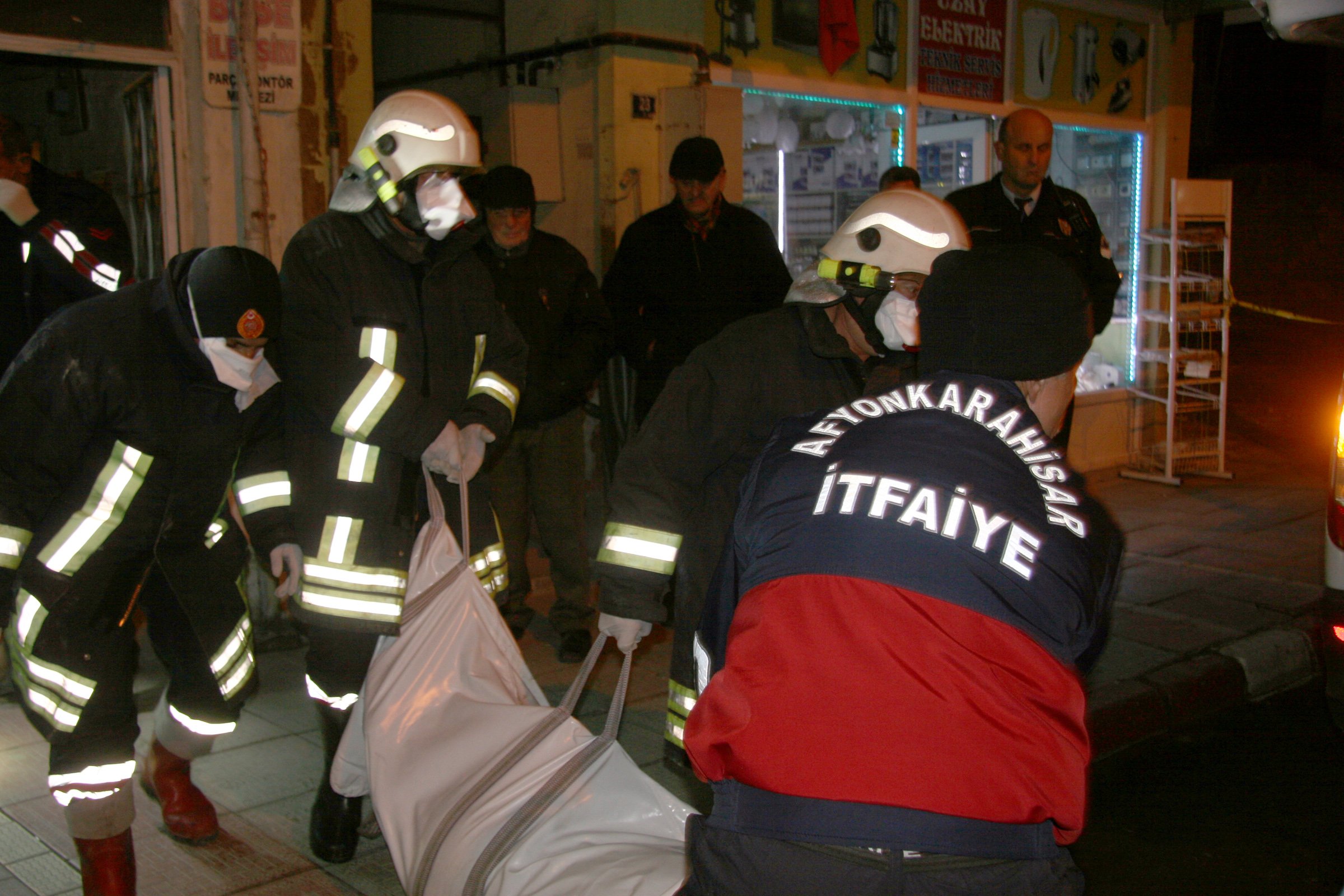 Tavandan kurtçuklar düşünce öldüğü ortaya çıktı