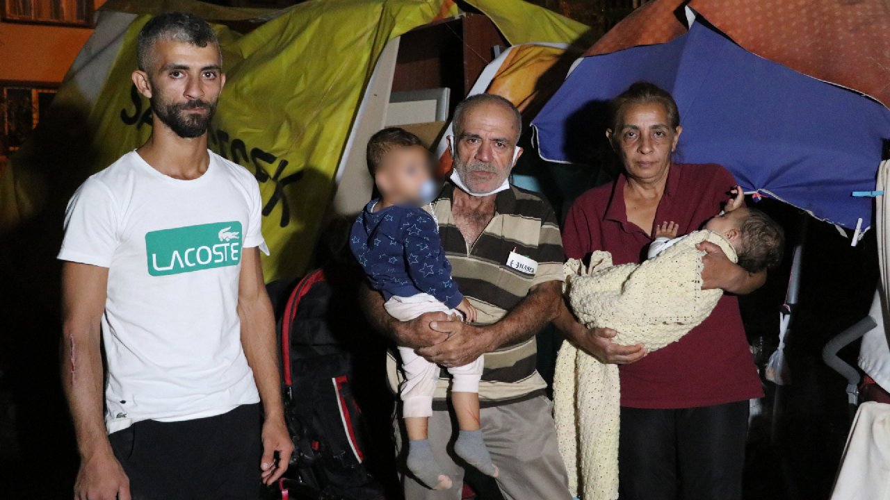 7 kişilik aile 2,5 yaşındaki torunlarıyla çadırda kalıyor