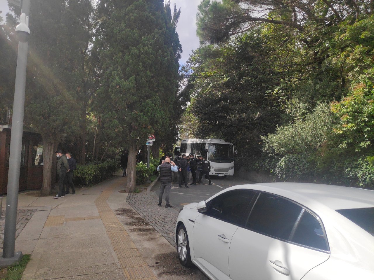 Boğaziçi'nde çevik kuvvet kampüse girdi