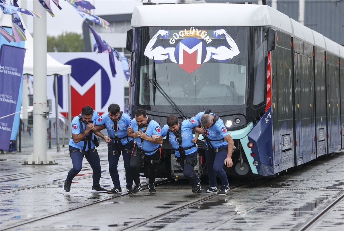 İstanbul'da 'Metro İstanbul Strongman Challenge Tren Çekme Yarışması' yapıldı