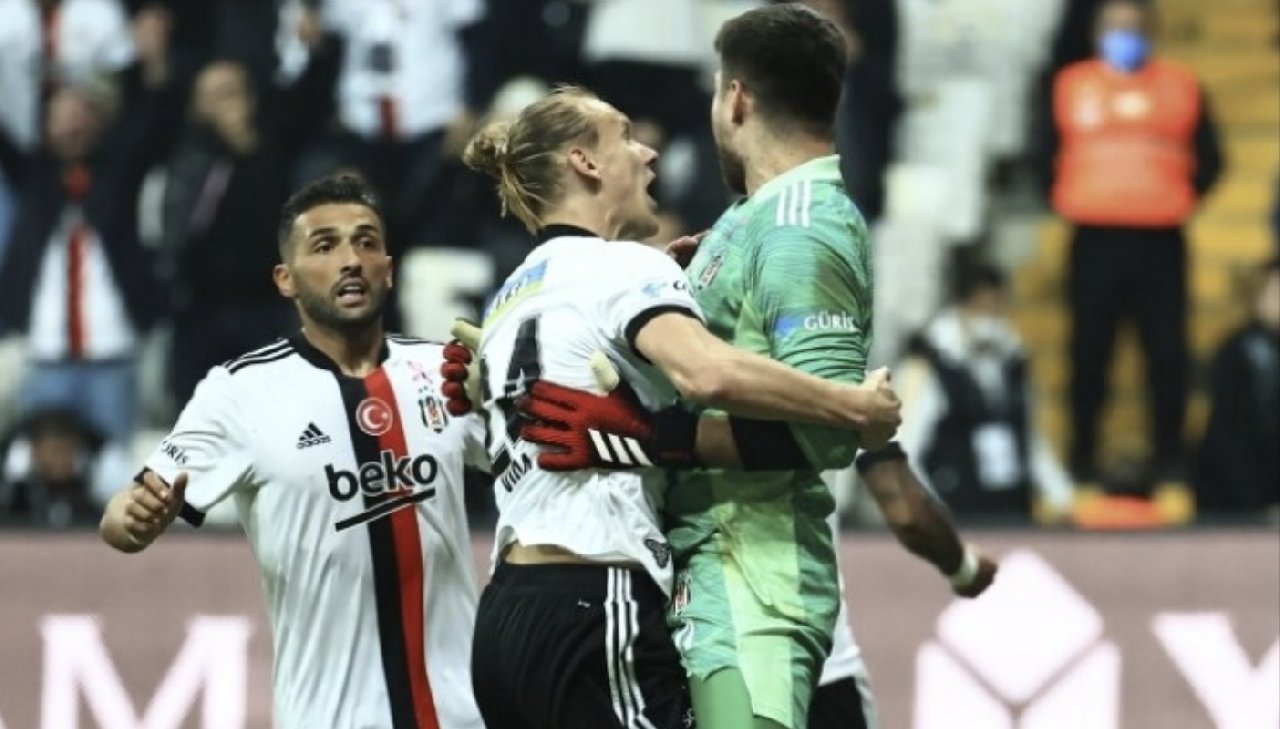 Beşiktaş'tan Galatasaray'a Squid Game'li gönderme