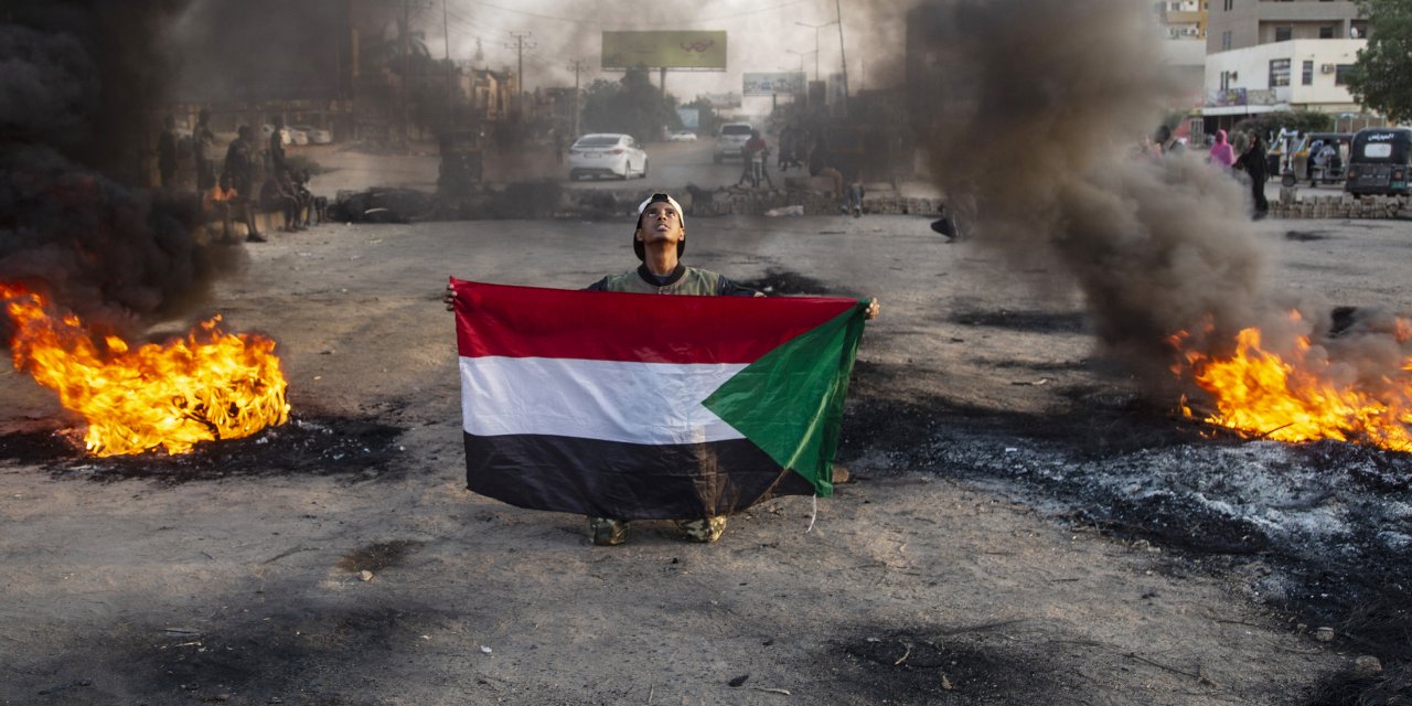 Sudan'da OHAL ilan eden komutan: Darbe yapmadık, devrimi düzelttik