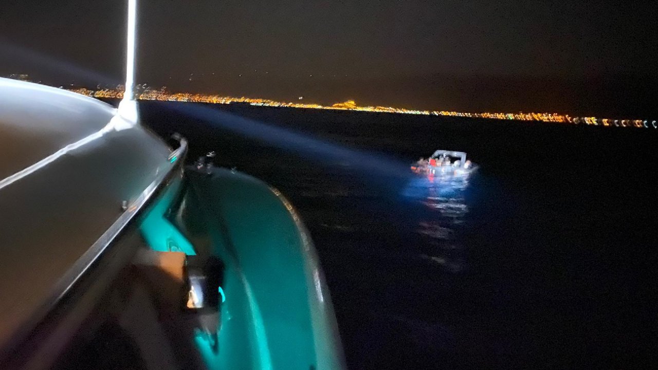 Kuşadası'nda 87 kaçak göçmen kurtarıldı
