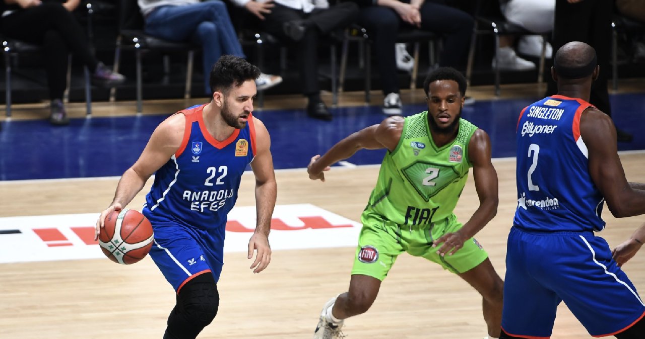Anadolu Efes, deplasmanda TOFAŞ'ı 107-94 mağlup etti
