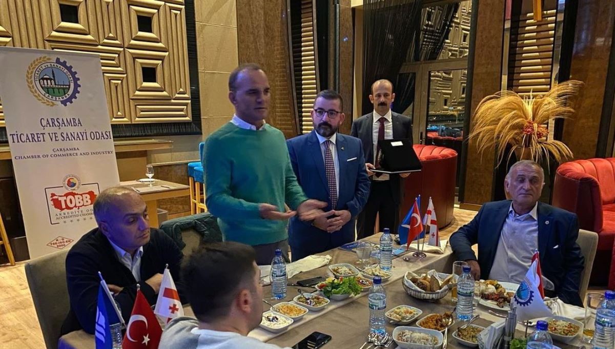 AKP'li isimden firari Galip Öztürk'e plaket