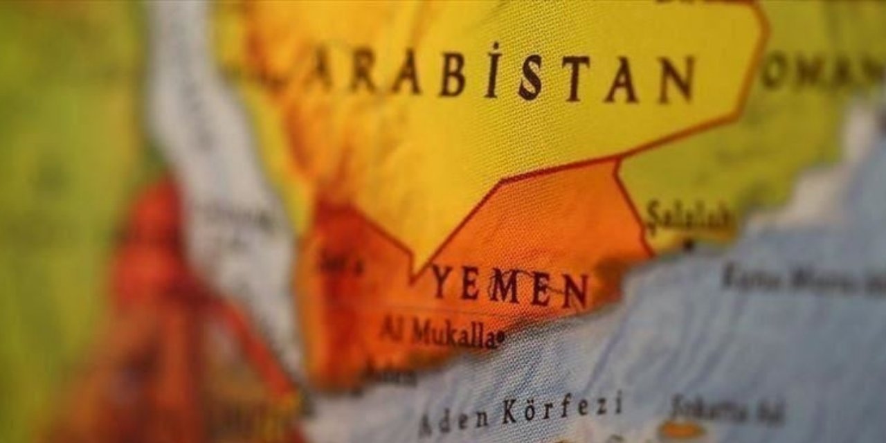 Yemen'e iki balistik füzeyle saldırı