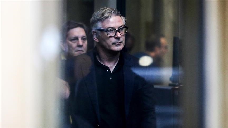 Alec Baldwin’den ölümlü kaza sonrası ilk açıklama: Eşini sakinleştirmeye çalıştı