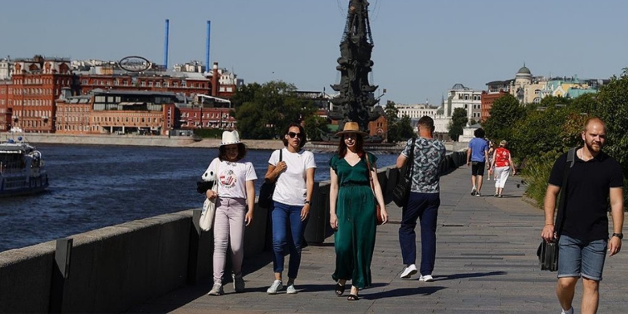 Rusya’da aşı yaptıranlara toplu taşımada indirim teklifi