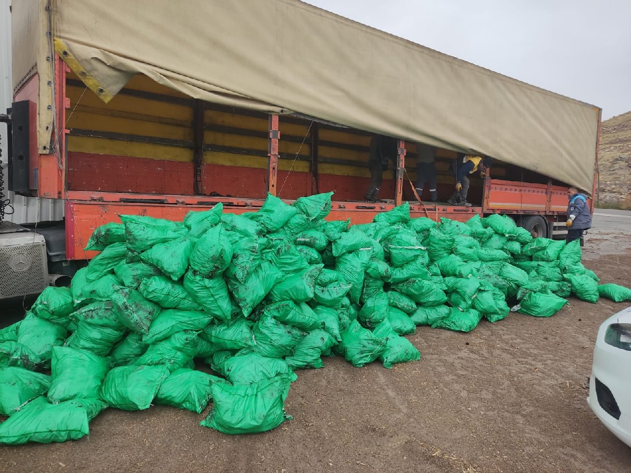 Kayseri'de 12 ton kaçak kömür ele geçirildi